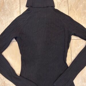 Stretchy Slim Fit Turtleneck Black Top